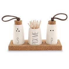 Salt Cork Display, Mud Pie Kitchen, Ceramic Salt And Pepper Shakers, Ceramic Salt And Pepper, Cerámica Ideas, Display Tray, Toothpick Holder, Ceramic Set, Cork Stoppers