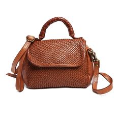 Bolsa Nova Lily minibag cognac Vintage Cognac Bag For Everyday Use, Cognac Crossbody Shopping Bag, Cognac Crossbody Bag For Shopping, Everyday Satchel Flap Bag With Handles, Travel Crossbody Flap Bag With Handle Drop, Everyday Use Satchel Flap Bag With Handles, Cognac Handheld Shoulder Bag For Travel, Vintage Cognac Bag With Top Carry Handle, Brown Satchel Box Bag With Handle Drop