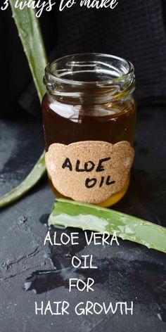 This nourishing aloe vera oil is packed with vitamins and minerals beneficial for the hair and skin. Learn 3 easy ways to make it and 10 ways to use it at home. Aloe Oil, Aloe Vera Benefits, Aloe Vera Oil, Oil For Hair, 140 Pounds, For Hair Growth, Oil Benefits, Natural Herbs