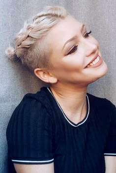 How To Style Short Hair, Cute Short Hairstyles, Style Short Hair, Short Braids, Ombré Hair, Shaved Sides, Cute Hairstyles For Short Hair, Trending Hairstyles, Modern Hairstyles