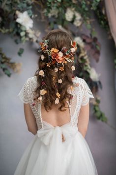 Flower Crown Wedding With Veil, Wedding Hair Wreath Floral Crowns, Wedding Hair Flowers With Veil, Wedding Hair With Daisies, Hair Floral Wedding, Flower Crowns For Wedding, Boho Wedding Hairpiece, Wedding Flowers In Hair With Veil, Wedding Hair With Dried Flowers