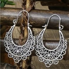 New! Boho Hollow Dangle Earrings Vintage Summer Hoop Earrings, Bohemian Silver Hoop Earrings For Summer, Metal Earrings For Pierced Ears, Summer Style, Summer Metal Earrings For Pierced Ears, Vintage Drop Earrings For Summer, Summer Teardrop Hoop Earrings, Summer Metal Dangle Hoop Earrings, Summer Dangle Hoop Earrings, Pierced, Summer Dangle Hoop Earrings