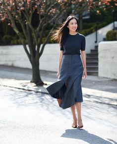 Sunday Ootd, Classy Skirts, Look Office, Office Outfits Women, Summer Work Outfits, Casual Work Outfit, Mode Casual, Outfit Trends, Feminine Outfit