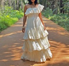 Ruffle Dress Wedding, White Dress Ruffle, Maxi Ruffle Dress, Long Ruffle Dress, White Dress Long, Boho Photoshoot, Ruffle Dress Long, Off White Dress, Boho Maternity