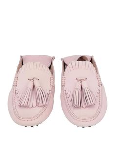 Appliqué: Fringe.ColoreFoto_ID: 65.Composition: Soft Leather.CustomsInvoiceDescr: Leather,Pebbled sole,-.Design: Solid color.FOOTWEAR: Open-toe mule.Footwear Model: Model Mules.Footwear Sole: Rubber nubbed sole.Heel Shape: No heel.HSCode: 64039938.ItemDescription: leather, nubuck, tassels, fringes, solid color, leather backing, round toeline, flat, pebbled sole, contains non-textile parts of animal origin, mules model.KeywordDescription: Leather Nubuck Tassels fringes Solid color Leather backing Round toeline Flat Pebbled sole Contains non-textile parts of animal origin Mules model not made of fur Label present No platform Flat - Not EAC Certified.MacroDetails_Seasonability: Summer.MainMaterial: Soft Leather.Material Description: Leather.Material processing: Nabuk.Proposition65: Propositio Tods Shoes, Platform Flats, Tassel Fringe, Womens Clogs, Mule Clogs, Leather Material, Shoe Collection, Soft Leather, Women's Shoes