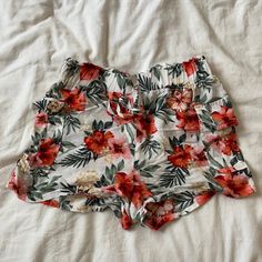 Never Worn Floral Print Shorts, Floral Printed, Printed Shorts, Floral Prints, Womens Shorts, Women Shopping, Floral, Color