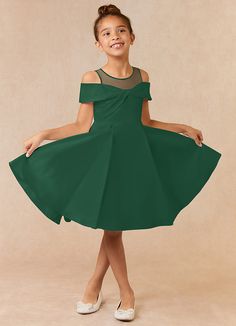 Your little girl will feel like a princess in Shirin, our satin A-line dress. She features a pleated twist bodice and a beautiful pleated skirt. Christmas Dress Ideas, Green Flower Girl Dresses, Flower Girl Ideas, Gigi Dress, Green Satin Dress, Emerald Dresses, Emerald Green Dresses, Quinceanera Ideas, 2025 Wedding