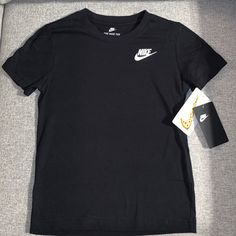 Nwt Boys Black Nike Short Sleeve Tee Shirt Size6 Smoke/Pet Free Basic Black Nike Top, Nike Black Cotton Tops, Black Nike Cotton Top, Black Cotton Nike Tops, Neon Green Shorts, Black Nike Shorts, Nike Crop Top, Nike Short, T Shorts