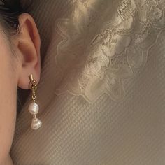 KNOTTED PEARL EARRINGS 🤍 -Featuring real baroque freshwater pearls & 18k gold plated stainless steel hardware with a knotted detail -Hypoallergenic & tarnish resistant ✨ Baroque Pearl Earrings For Pierced Ears, Dainty Gold Baroque Pearl Earrings, Baroque Pearl Dangle Earrings, Pearl Earring, Pearl Earrings Dangle, Unisex Jewelry, Earrings Dangle, Pearl Jewelry, Freshwater Pearls