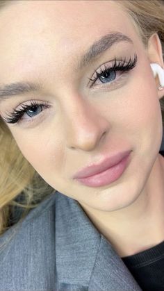 2d Lashes, Glamour Makeup Looks, Beautiful Eyes Color, Eye Close Up, Perfect Eyelashes, Eyes Color, Eye Pictures, Eyelash Extentions