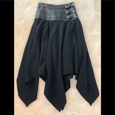 Mint Condition Only Flaw Is Hanger Marks At Top. Very Cool Hemline. Rare! Waist Is 12.5 Inches Across Top Wool Skirt, Feminine Aesthetic, Wool Skirts, Mint Condition, Womens Skirt, A Line, Size 2, Mint, Skirt