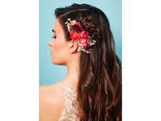 8 peinados mexicanos para celebrar las fiestas patrias Bride Flower Hair Piece, Flower Pin Hairstyles, Long Hair Bridal Styles, Long Hair Bridal, Hair Pinned Back, Long Bridal Hair, Wedding Hair Side, Side Swept Hairstyles, Braid Inspiration