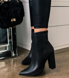 Miss Lola, Chunky Heels Boots, Cute Heels, Elegant Shoes, Clothing Dresses, Black Ankle Boots, Fashion Boots