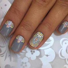 Mandala nail art Mandala Nails, Her Nails, Dots Nails, Pastel Nails, Fabulous Nails, Cute Nail Designs, Nail Art Inspiration, Fancy Nails