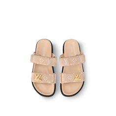 1ACZ8E  LV Sunset Flat Comfort Mule    $1,150.00 Louis Vuitton Sneakers Women, Louis Vuitton Flats, Lv Twist, Louis Vuitton Official Website, Trunk Bag, Louis Vuitton Sandals, Leather Denim, Shoe Boot Sandals, Louis Vuitton Official