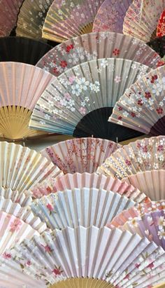 Linh Core, Kpop Fan Aesthetic, Japanese Kawaii Aesthetic, Carrd Kpop, Sakura Petals, Custom Flowers, Luxury Instagram, Japan Traditional, Travel Culture