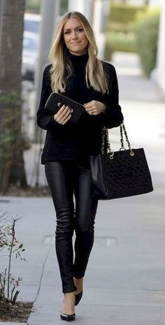 Black Sweater Outfit For Work. Business Casual Work Outfit | Looking for casual leggings outfits that are perfect for school and for work? Or, are you after leggings outfits that are dressy and for going out or a night out? I got you! These 30+ stunning outfits with leggings are perfect, no matter your occasion! #leggingsoutfits #blackleggingsoutfits #falloutfits #winteroutfits #outfitswithleggings #sweateroutfits Lederhosen Outfit, Winter Date Night Outfits, Leather Leggings Outfit, Cheap Leggings, Look Legging, Black Leggings Outfit, Leather Pants Outfit, How To Wear Leggings, Legging Outfits