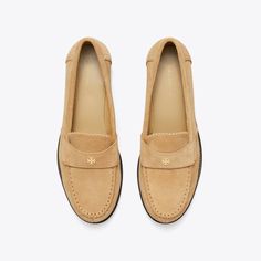 A timeless silhouette is updated with scalloped edges and a delicate Double T. Understated and elegant, our classic loafer is crafted in soft suede. Tory Burch Loafers, Designer Flats, Scalloped Edges, Footwear Design Women, New Fragrances, Wallet Accessories, Handbag Shoes, New Handbags, Soft Suede