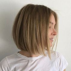 Dark Blonde Bobs, Modern Short Hairstyles, Bob Haircut For Fine Hair, Haircuts For Fine Hair, Short Bob Hairstyles, Blonde Bob