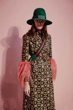 Gucci Women Outfit, Cold Fashion, Fashion Edgy, Gucci Women, Gucci Fashion, Women Outfit, Warm Outfits, Look Vintage, Fashion Photoshoot