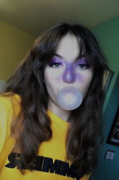 Violet Beauregarde Makeup, Willy Wonka Blueberry, Violet Beauregarde Costume, Wonka Edits, Violet Beauregarde, Makeup 2023, Halloween Chic, Blueberry Girl