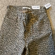 Cheetah Print Jeans From Pacsun! Never Worn Before, All Tags Are Still On! Cheetah Print Jeans, Stuff To Wear To School, Cheetah Print Pants, Barrel Racing Tack Rodeo, Dream Closet Clothes, Barrel Racing Tack, Girl Western, Mom Denim, Animal Print Wallpaper