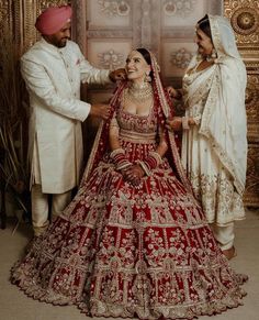 Sikh Wedding Dress, Indian Bridal Wear Red, Latest Bridal Lehenga Designs, Latest Bridal Lehenga, Wedding Lehenga Designs, Indian Bride Outfits, Punjabi Bride