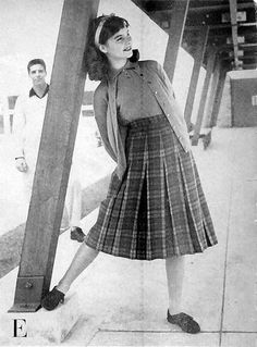 American Girl Magazine, Model Sweater, Estilo Preppy, Preppy Look, Old Fashion, A Skirt, Mode Inspo