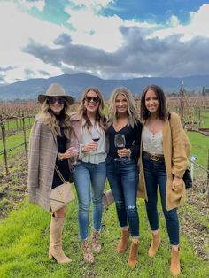 Yountville Travel Guide - Glitter & Gingham Napa Fall Outfit Wine Country, Rainy Day Winery Outfit, Cold Weather Wine Tasting Outfits, Napa Outfit Spring, Napa Birthday, Wine Weekend Outfit, Winery Outfit Ideas, Girls Weekend Outfits