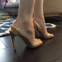 Womens Sergio Rossi. Gold Sling Back High Heel. Vintage Look, Made In Italy In Very Good Pre-Loved Condition Sergio Rossi Heels, Sergio Rossi Shoes, Rossi Shoes, Beautiful High Heels, Gold Sandals, Sergio Rossi, Sling Back, Vintage Look, Pumps Heels