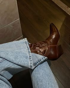 Mick Schumacher, Looks Country, Cowgirl Aesthetic, Western Aesthetic, Cowboy Boots Women, Mode Vintage, Mode Inspiration, Boots Outfit