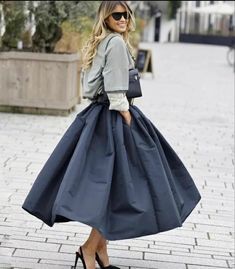 Stylish Skirts, Dark Outfits, Smart Dress, Classic Style Women, And Just Like That, Fashion 2024, African Fashion Dresses