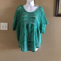 New With Tag Size Xlarge One Size Casual Short Sleeve Tops, Casual One-size Short-sleeve Tops, Green Casual One Size Tops, One Size Green Top For Beach, Bohemian Lace Top, White Boho Tops, White Embroidered Blouse, Red Plaid Shirt, Feather Tops