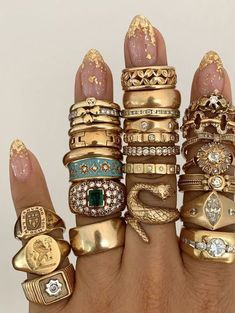 Chunky Gold Jewelry, Xoxo Jewelry, Dope Jewelry Accessories, Chunky Jewelry, Jewelry Fashion Trends, Jewelry Essentials, Funky Jewelry, Jewelry Lookbook