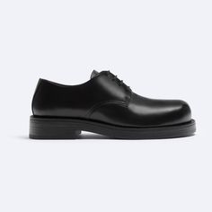 Nwt. Zara Man Black Leather Derby Style Shoes. Made Of Leather. Smooth Upper. Lacing With Four Pairs Of Eyelets. Rounded Shape. Chunky Tonal Sole. Size 8. Ref. 2416/220. Sh 5 Black Leather Shoes With Rubber Heel Cap For Work, Black Oxfords With Reinforced Heel For Formal Occasions, Black Leather Shoes With Reinforced Heel For Business, Black Leather Business Shoes With Reinforced Heel, Black Formal Oxfords With Reinforced Heel, Business Black Leather Shoes With Reinforced Heel, Formal Black Oxfords With Reinforced Heel, Black Dress Shoes With Stitched Sole For Work, Workwear Dress Shoes With Rubber Heel Cap