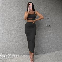 black skirt outfit summer Skirt Crop Top, Skirt Crop, Hip Clothes, White Bodycon, Dress Size Chart, Two Piece Dress, Two Piece Set, Types Of Skirts, Black Skirt