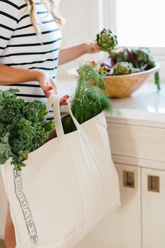 All purpose, classic style tote Photo:© Erin McGinn Photography / www.erinmcginn.com Styling: Abby Capalbo Styling / www.abbycapalbo.com White Eco-friendly Canvas Bag For Grocery Shopping, Eco-friendly White Canvas Grocery Bag, White Canvas Grocery Bags, White Canvas Grocery Tote Bag, Boating Essentials, Boat Tote, Pack Up, Nantucket, Boating