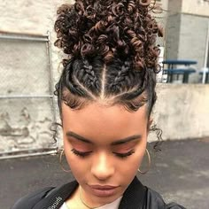 Natural Hair Transitioning, Makeup Tip, Transitioning Hairstyles, Natural Hair Styles Easy, Penteado Cabelo Curto, Hairstyles For Black Women, American Woman, Curly Hairstyles, Natural Hair Care