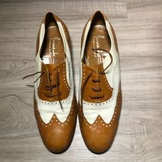 Ferrante Shoes Men’s Size 8 Leather 2 Tone Lace Up Brown & White . Good Used Condition White Wingtip Dress Shoes With Rubber Heel Cap, White Brogue Dress Shoes With Plain Toe, Classic White Lace-up Shoes With Plain Toe, White Dress Shoes With Brogue Detailing, White Leather Wingtip Shoes With Rubber Heel Cap, White Wingtip Dress Shoes, White Plain Toe Lace-up Business Shoes, White Pointed Toe Oxfords For Business, White Cap Toe Dress Shoes With Brogue Detailing