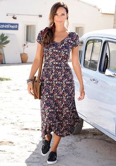 Fall Floral Dress, Flowy Midi Dress, Floral Print Maxi Dress, Floral Print Maxi, Women's Wear, Types Of Dresses, Floral Midi Dress, Floral Maxi, Womens Midi Dresses