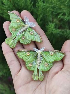 Luna moth custom butterfly necklace. Handmade lampwork beads by ArtPalladisGlass. Luna Moth glass pendant , personalized butterfly jewelry , butterfly charm. Luna moth butterfly necklace Christmas gift idea for mom . Lampwork butterfly charm pendant is made from glass and looks real #chicjewelry #jewelrysupplies #jewelrymakingideas Green Butterfly Brooch Jewelry, Green Butterfly Jewelry For Gifts, Green Butterfly Jewelry For Gift, Whimsical Butterfly Jewelry For Gifts, Hand Painted Butterfly Jewelry Gift, Unique Hand Painted Butterfly Jewelry, Hand Painted Butterfly Jewelry For Gift, Moth Butterfly, Diy Jewelry Making Tutorials