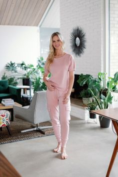 YALA's Fae Joggers and Berkely Top are perfect for traveling in comfort without sacrificing style. Travel Comfort, Raglan Sweatshirt, Eco Friendly Clothing, Pajamas, Organic Cotton, Eco Friendly, Sweatshirts, Travel, Clothes