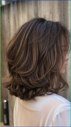 Medium Hairstyle With Layers Women, Short Long Layers Haircut, Short Hair Medium Layers, Haircut Layers Short Hair, Haircut From Long To Short, 2 Layer Haircut Short, Layered Haircuts For Medium Short Hair, Women’s Layered Medium Hair, One Length Layered Hair