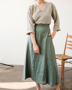 Long Linen Skirt, Long Skirt Outfits, Rock Outfit, Linen Fashion, Outfit Jeans, Skirt Maxi, Linen Skirt, Maxi Skirts, Soft Grunge