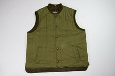 Measurements (Laying Flat) a-long) 73 cm - 28.5 inches * measured from neckline b-chest) 61 cm - 24 inches *Please let us know if you have any additional questions. Barbour Vest, Sleeveless Jacket, Green Jacket, Hunting, Green