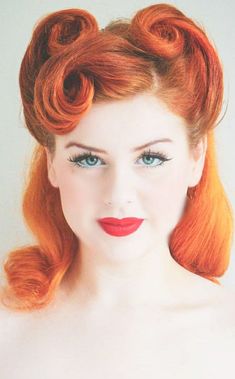 Pinup Aesthetic, Pinup Hairstyles, 1940's Hairstyles, Victory Curls, Aesthetic Surgeon, Ms Claus, Cloud Hair, Pin Up Curls