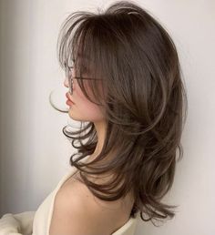 Pretty Hair Cuts, Hime Cut, Hair Inspiration Long, Layered Haircuts For Medium Hair, Haircut Inspo, Hair Inspiration Short, Hairstyles For Layered Hair, Haircuts Straight Hair, Haircuts For Medium Hair