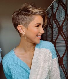 Pixie Long Bangs, Girls Pixie Haircut, Messy Pixie Haircut, Fade Haircut Styles, Chic Short Haircuts, Curly Pixie Haircuts, Short Shaved Hairstyles