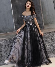 Black Tulle Gown For Banquet, Black Gown For Spring Gala, Black Spring Gala Gown, Black Tulle Floor-length Dress, Fitted Black Tulle Dress, Black Tulle Dress For Evening, Black Floor-length Tulle Dress, Fitted Black Dress With Tulle Skirt, Black Fitted Dress With Tulle Skirt