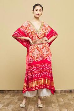 Shop for Tisha Saksena Red Kurta Silk Bandhani Kaftan Tunic Set for Women Online at Aza Fashions Bandhani Kaftan, Acotar Fashion, Orange Kaftan, Long Kurti Patterns, Fusion Outfits, Mirror Work Dress, Kaftan Kurta, Indian Dress Up, Silk Kurti Designs